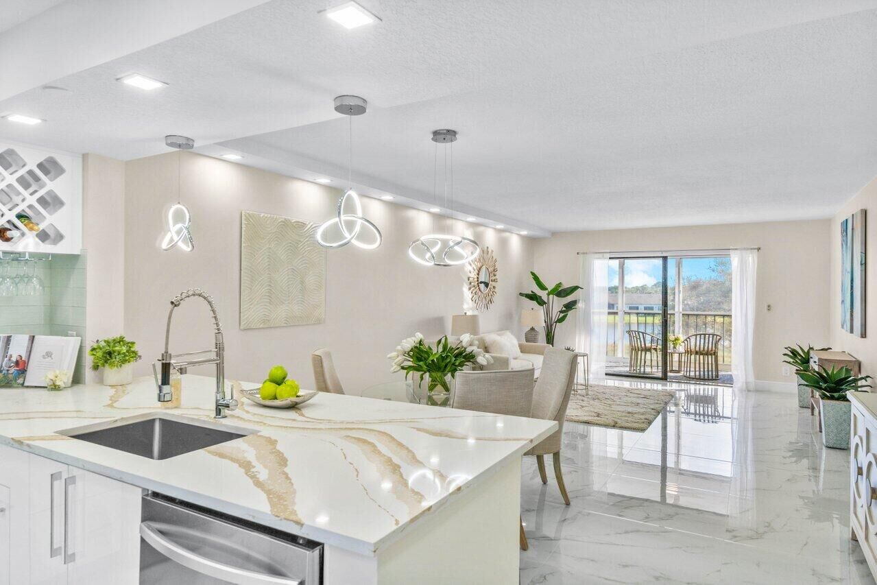 Property Photo:  7240 Huntington Lane 306  FL 33446 