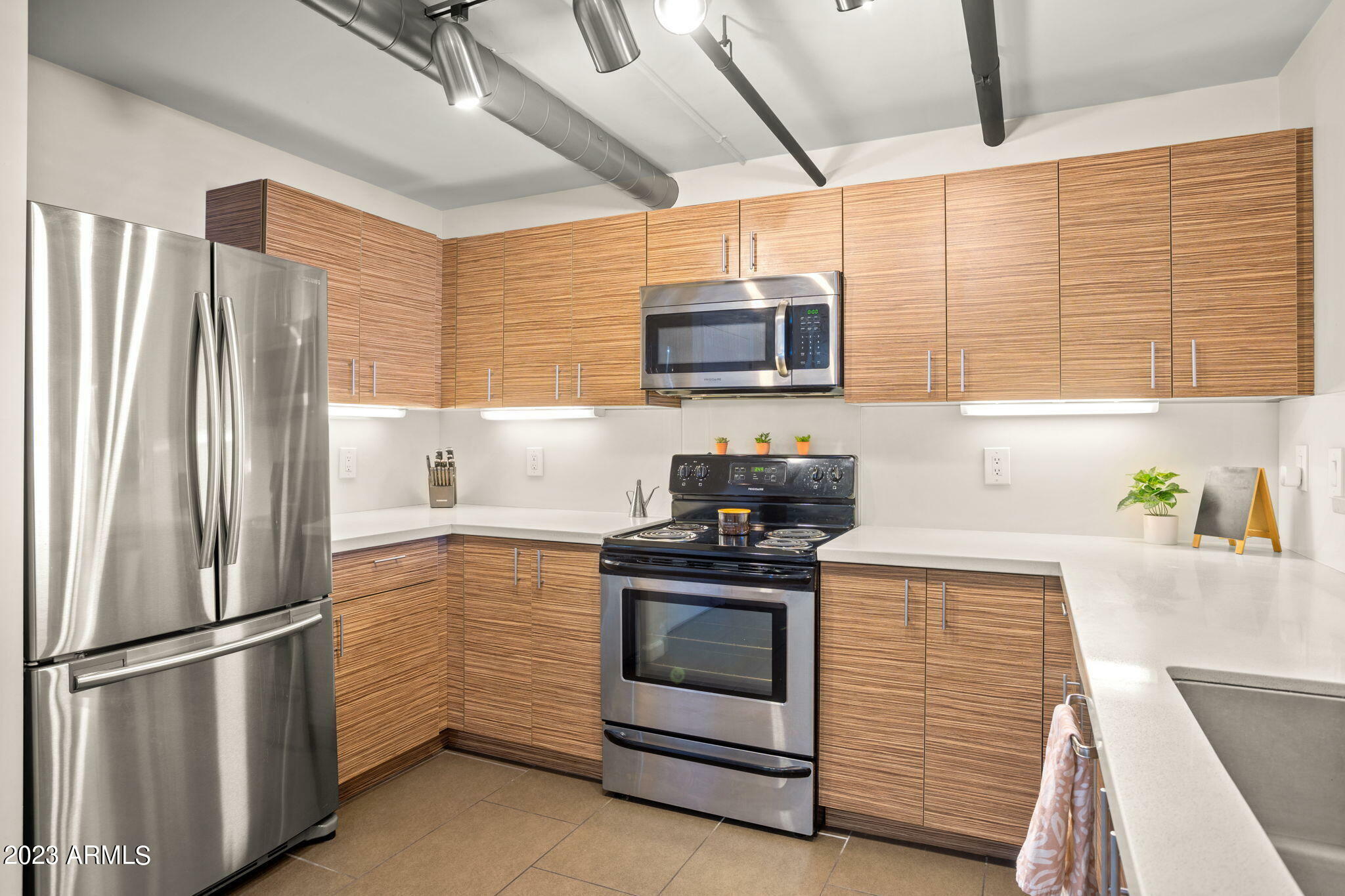 Property Photo: 535 W Thomas Road 513 AZ 85013