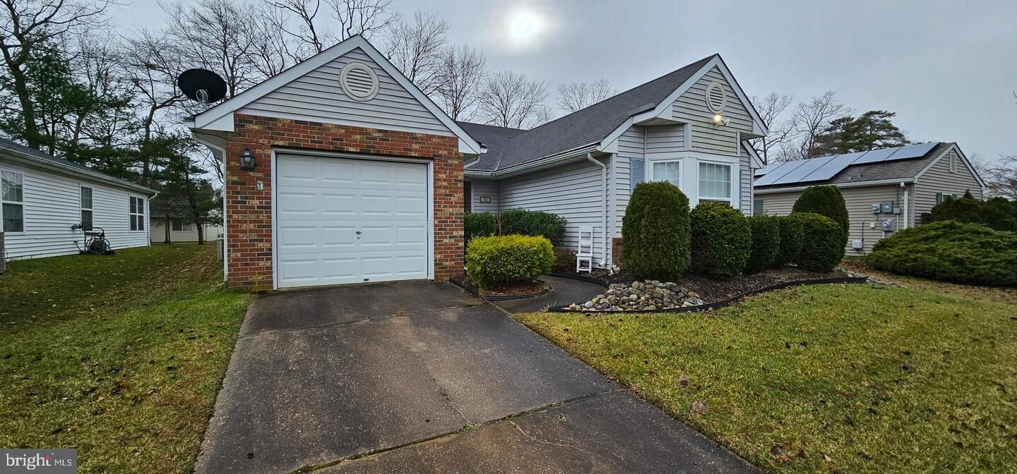 Property Photo:  126 Danbury Drive  NJ 08087 