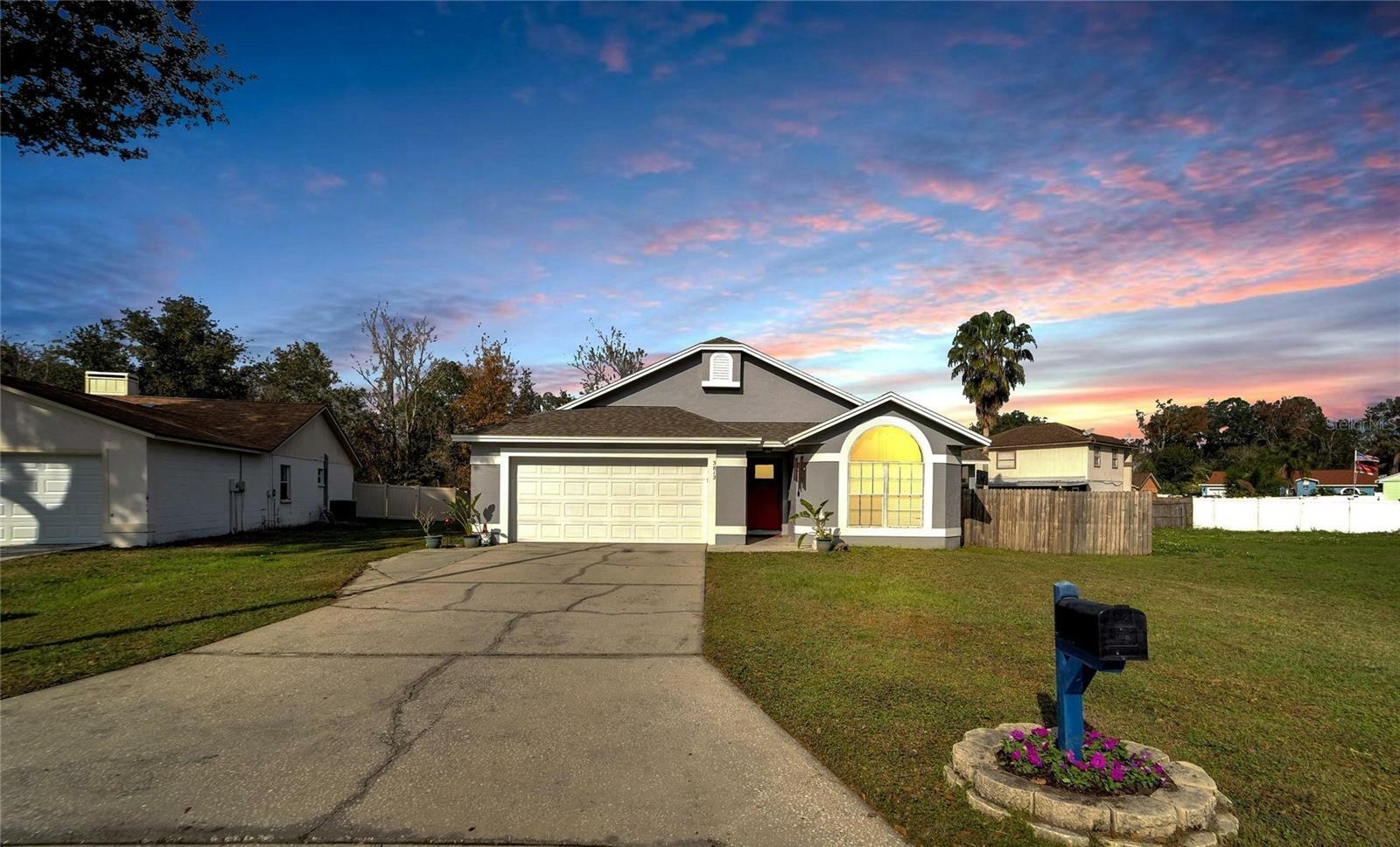 Property Photo:  3812 Creek Way Court  FL 33563 