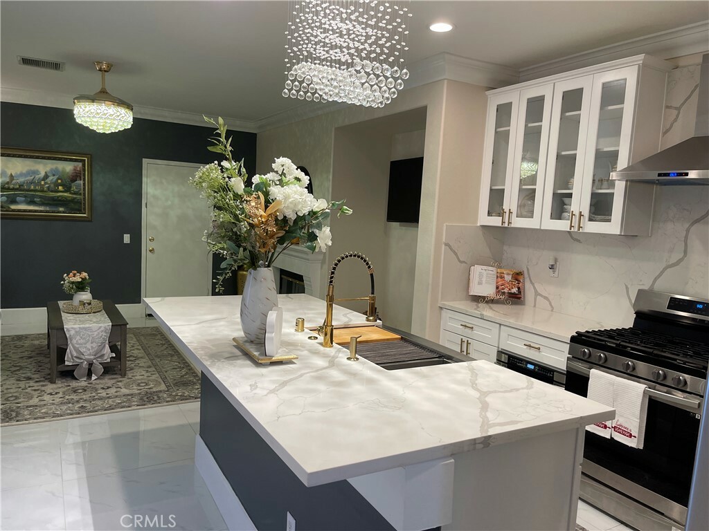 Property Photo: 2417 Aurora CA 93063