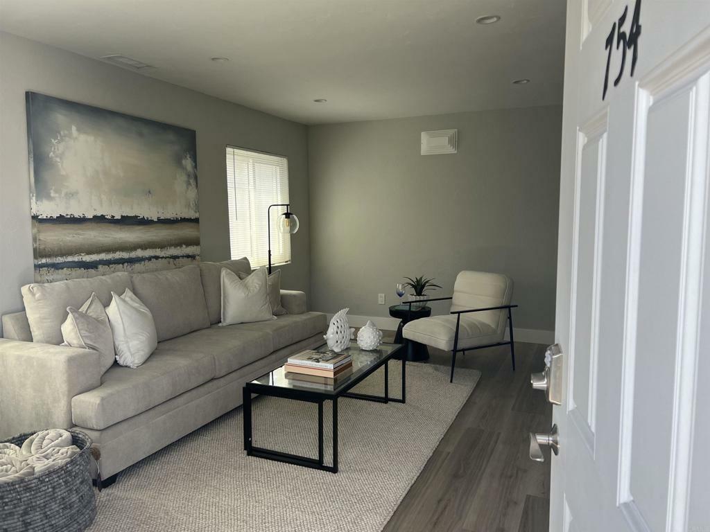 Property Photo: 754 E Ave CA 92118