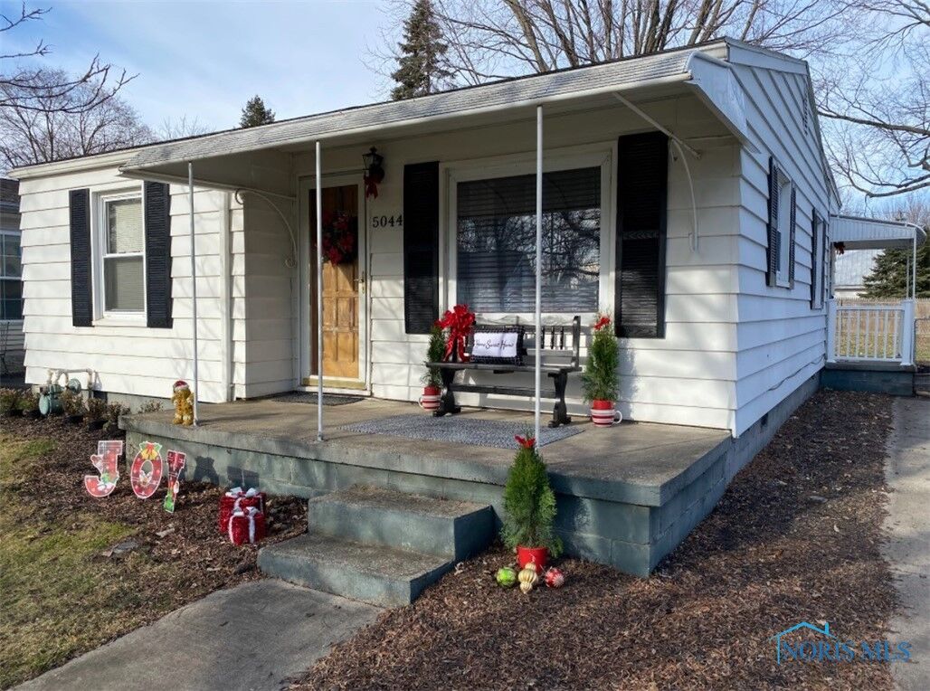 Property Photo:  5044 Yorkshire Drive  OH 43615 