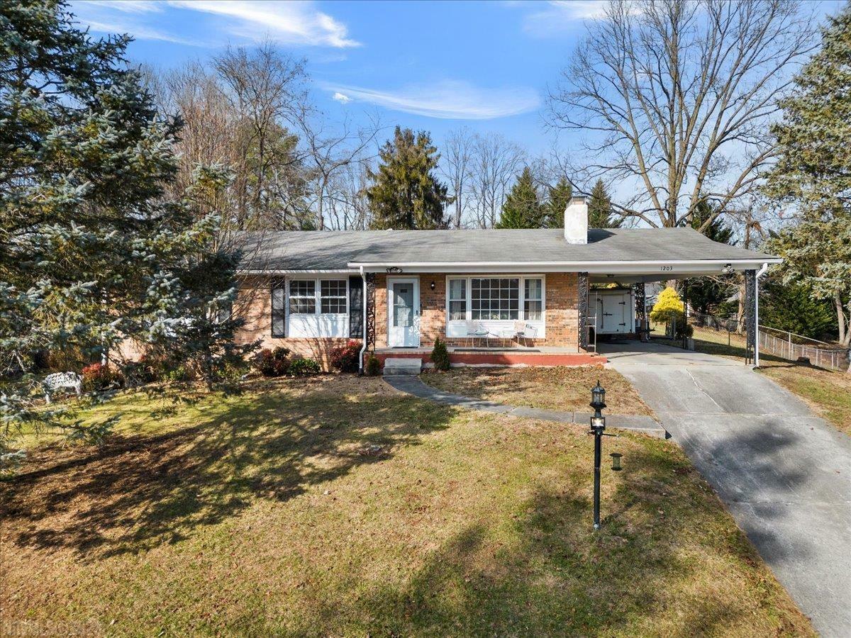 Property Photo:  1203 Milton Lane  VA 24141 