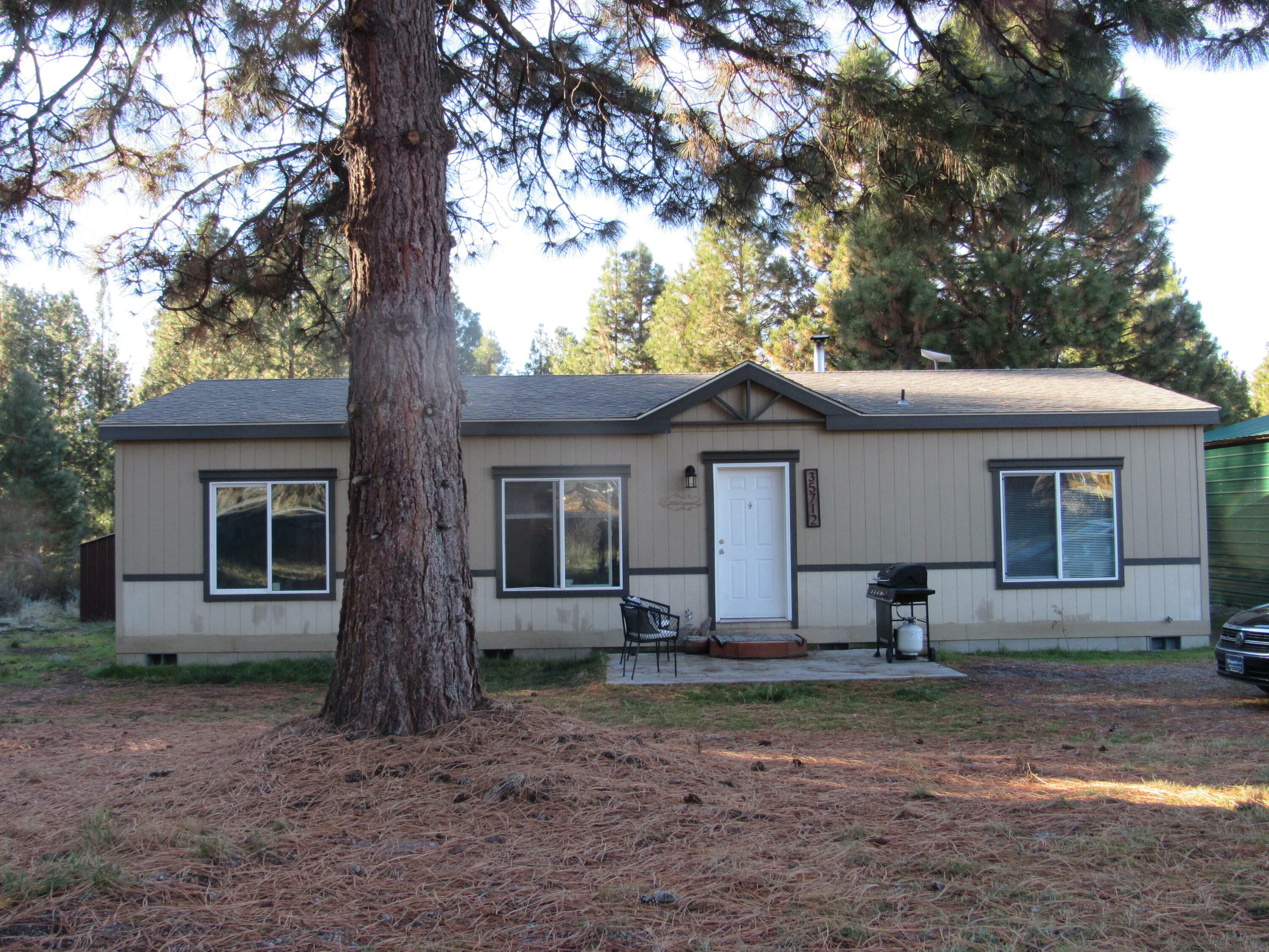 Property Photo:  35712 Modoc Point Road 229700  OR 97624 