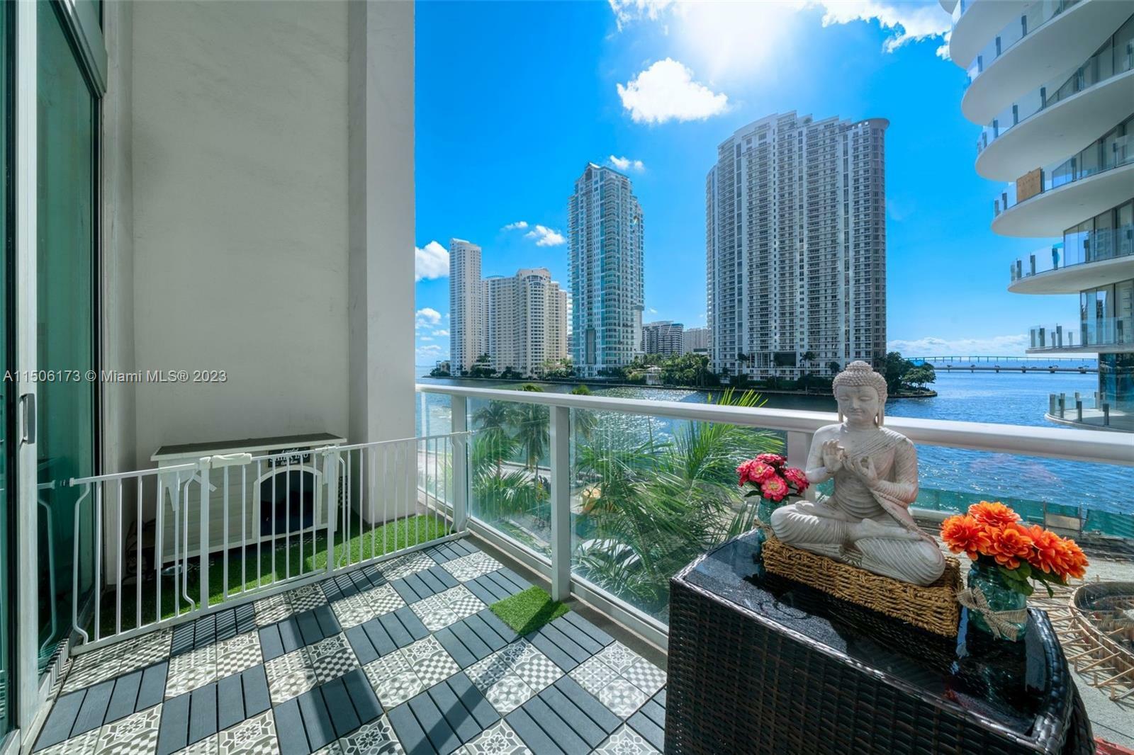 Property Photo:  300 S Biscayne Blvd L-410  FL 33131 