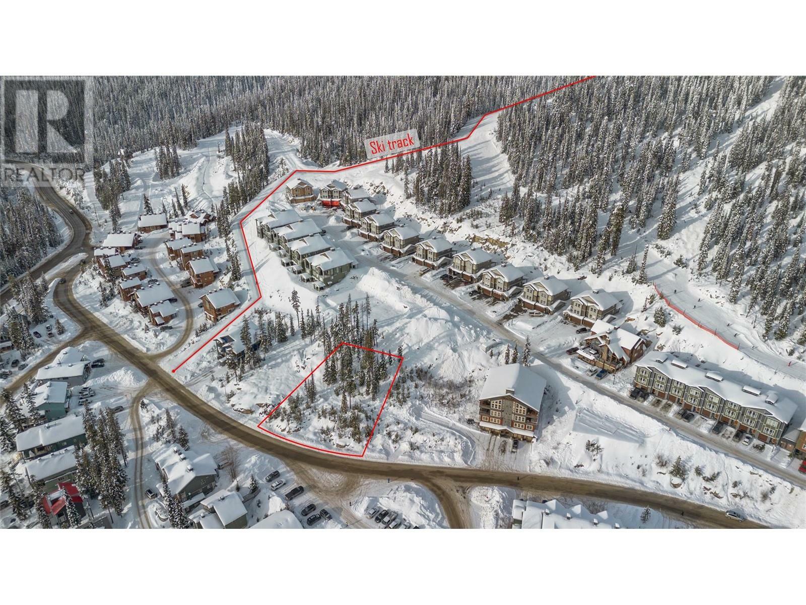 Photo de la propriété:  5850 Snow Pines Way  BC V1P 1P3 