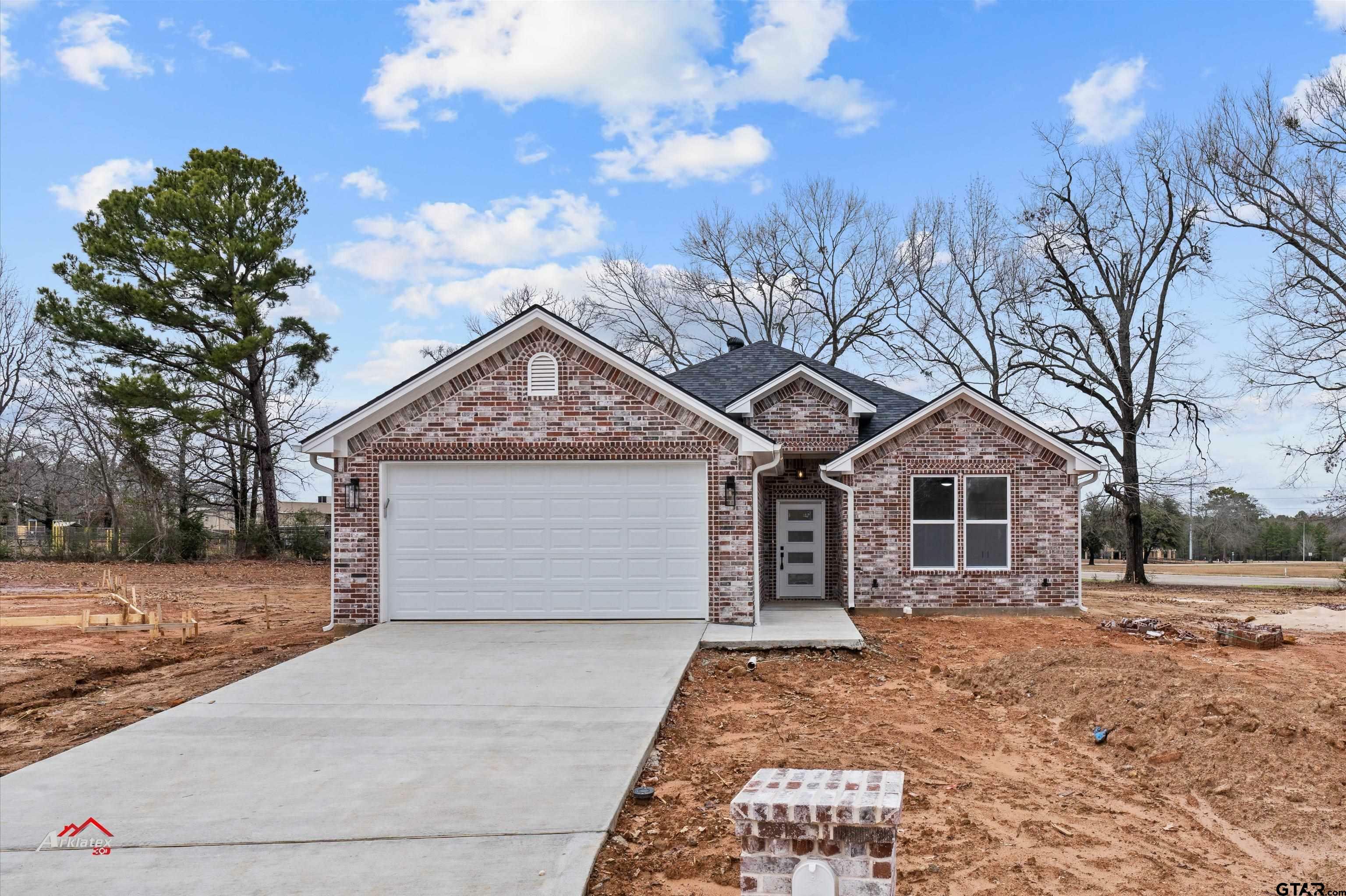 Property Photo:  1503 Remington Ct  TX 75662 