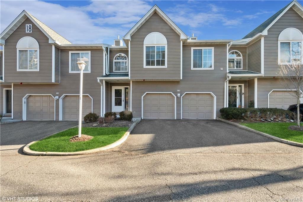 128 Eagle Ridge Way  Nanuet NY 10954 photo