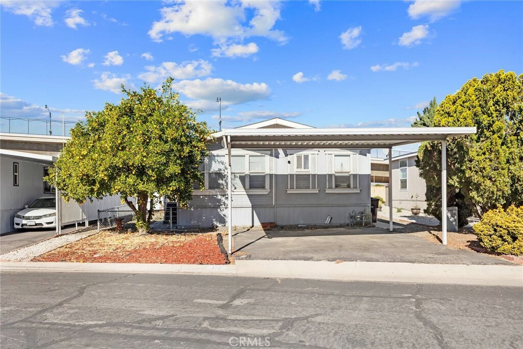 Property Photo:  3700 Buchanan Street 102  CA 92503 