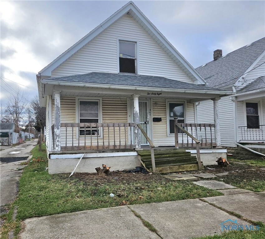 Property Photo:  268 E Hudson Street  OH 43608 