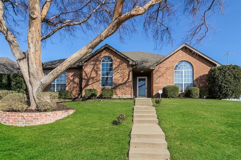 Property Photo: 3928 Brazos Drive TX 75007