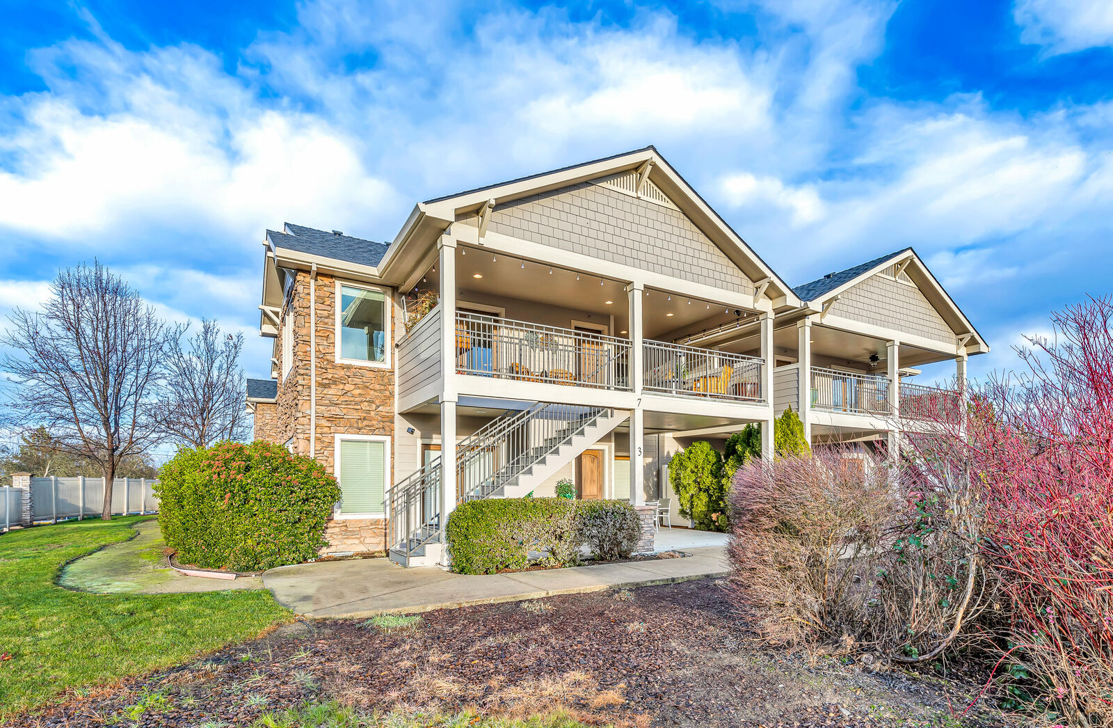 Property Photo:  1280 Ashford Way 7  OR 97504 