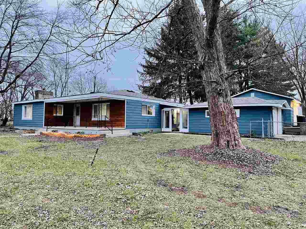 Property Photo:  71 W Quaker Trace Rd  OH 45381 