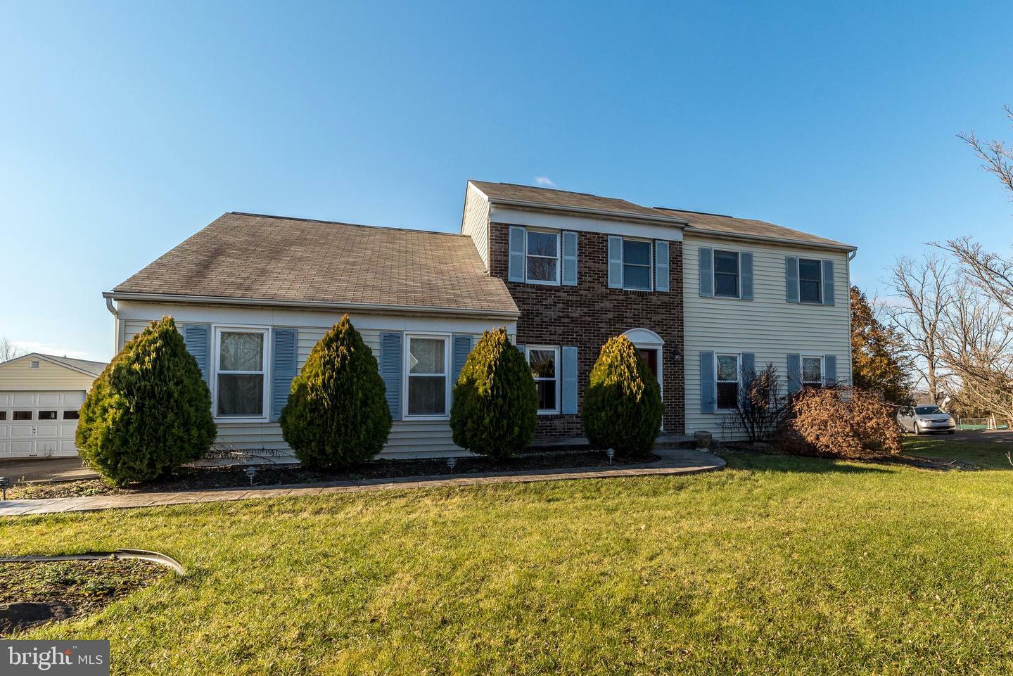 Property Photo:  1410 Holly Drive  PA 18944 