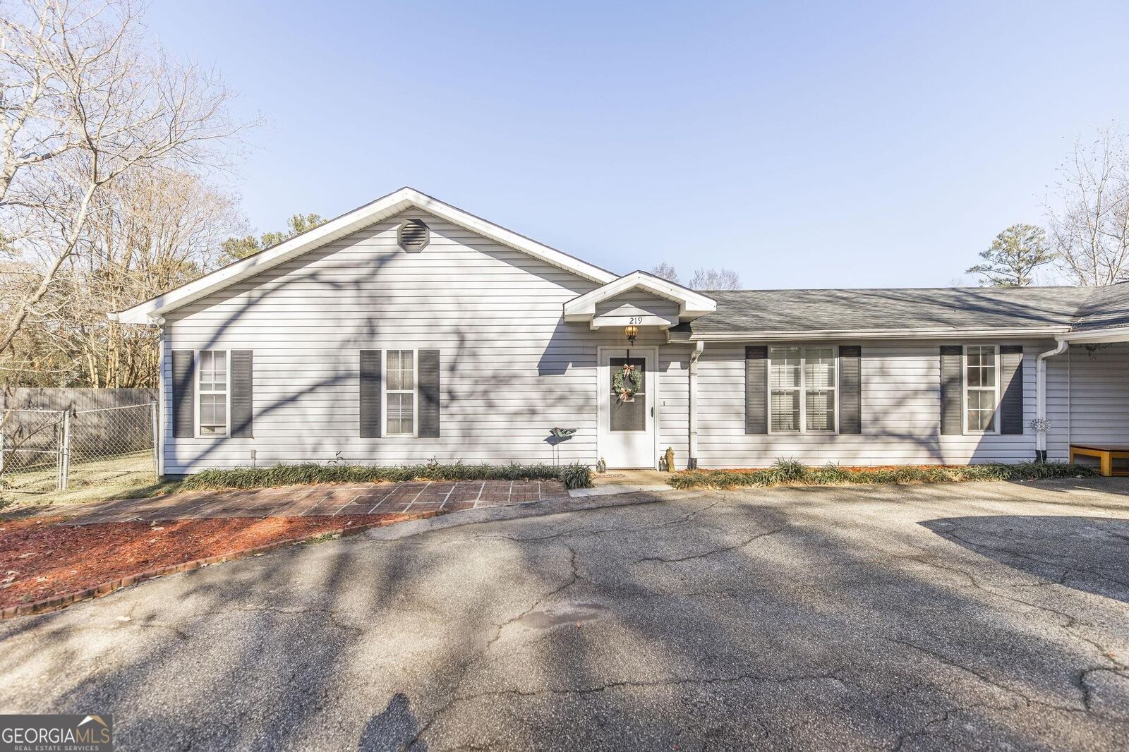 Property Photo:  219 Lake Drive  GA 31088 