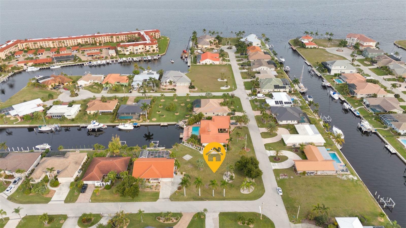 Property Photo:  2700 Bay Court  FL 33950 