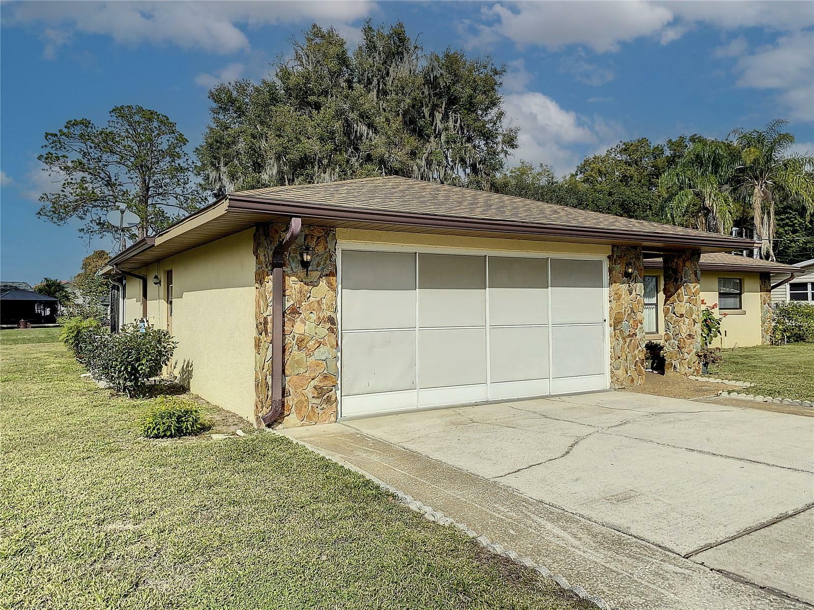 Property Photo:  44 SE Chinica Drive  FL 34491 