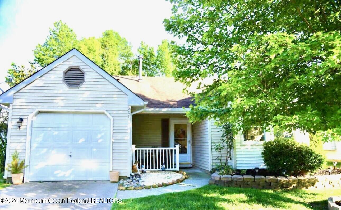 Property Photo: 207 Mohican Lane NJ 08087