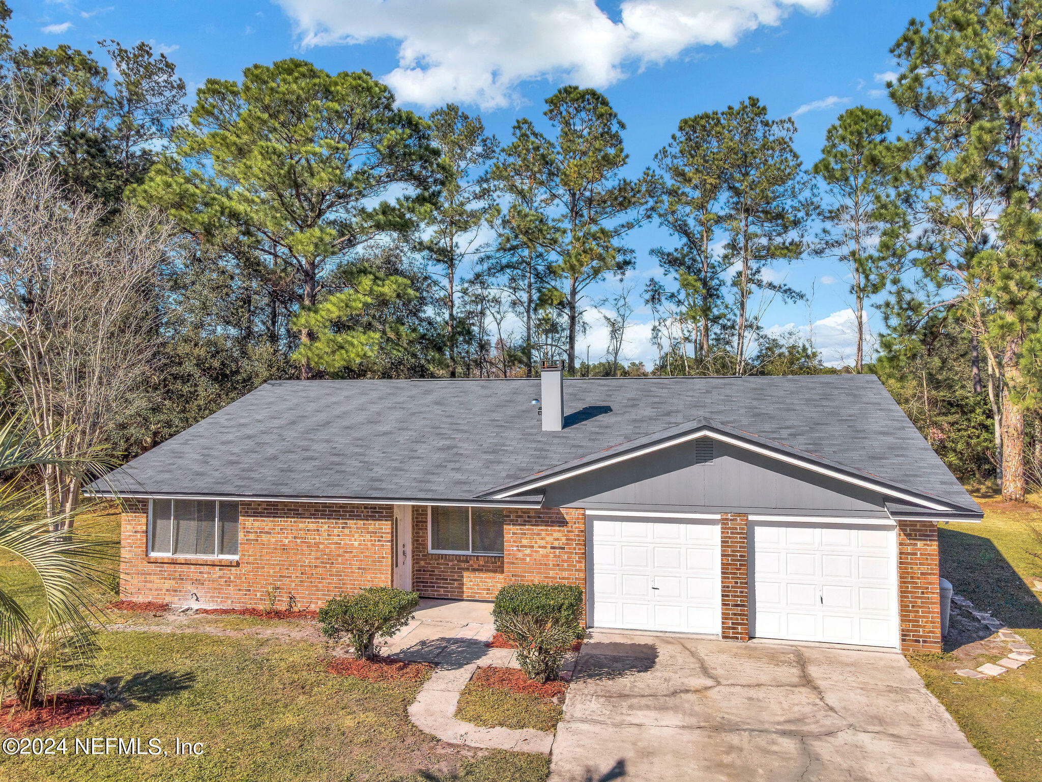 Property Photo:  1215 Bluehill Drive N  FL 32218 