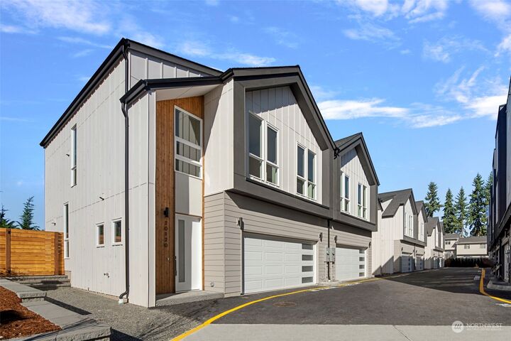 3 bed Lynnwood home for sale 20120 61st Place W Th13, Lynnwood, WA 98036