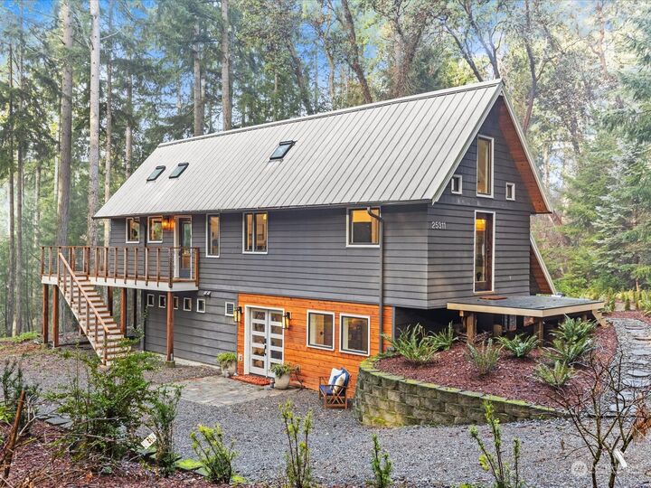 3 bed Vashon home for sale 25311 75th Avenue SW, Vashon, WA 98070