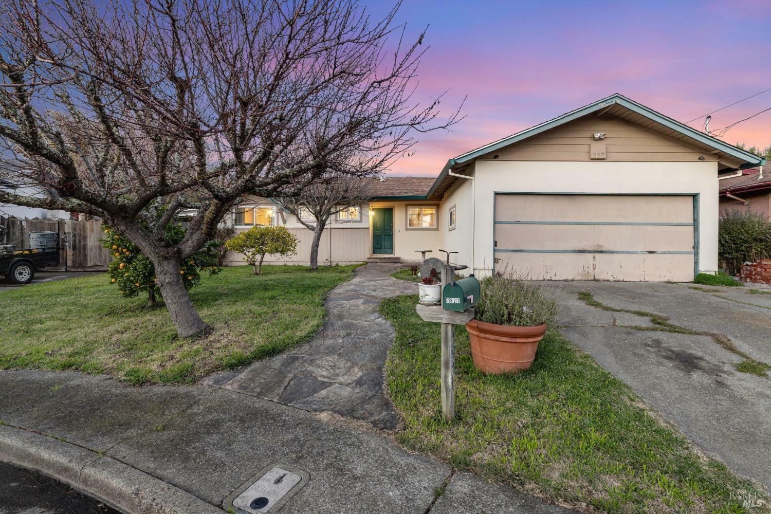 Property Photo:  2921 Huron Court  CA 95403 