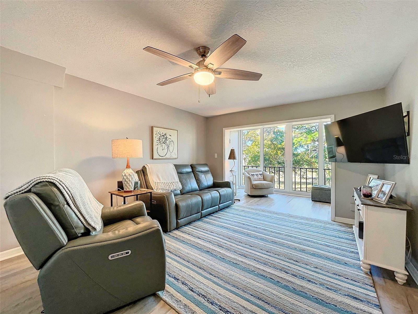 Property Photo:  203 Tarpon Point 203  FL 34689 