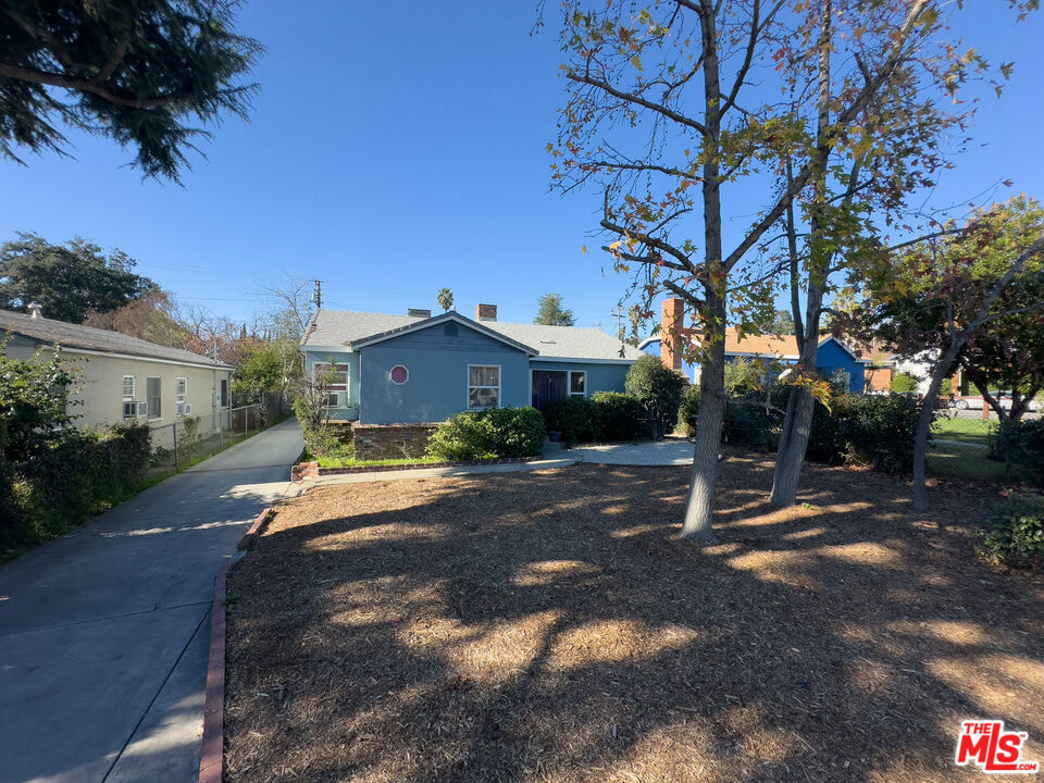 Property Photo:  2479 Lincoln Avenue  CA 91001 