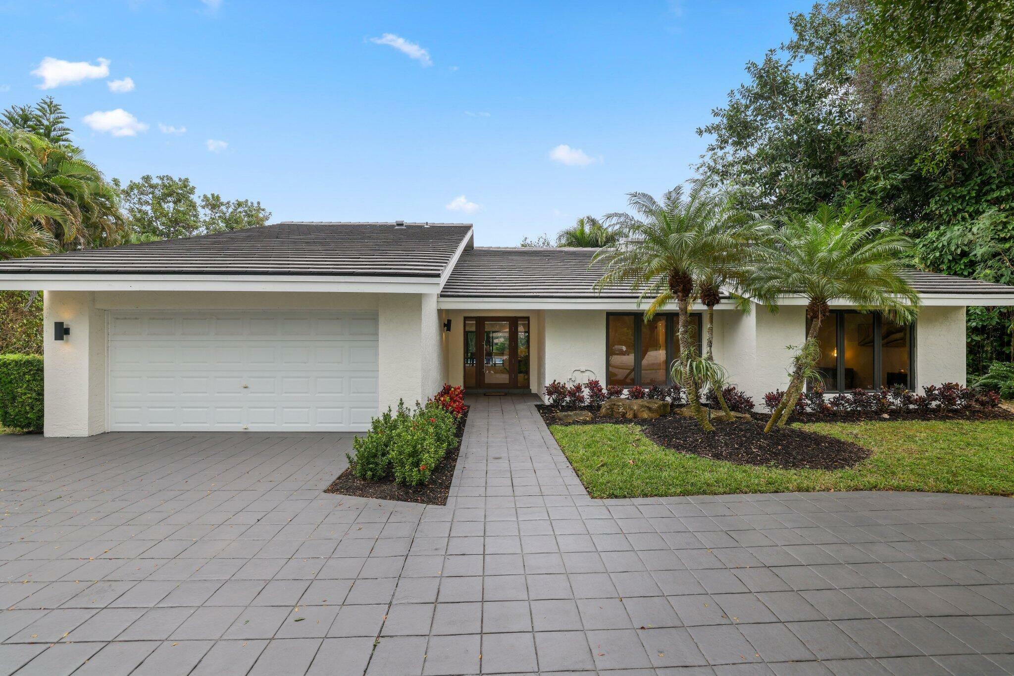 Property Photo:  4315 Lakewood Drive  FL 33445 