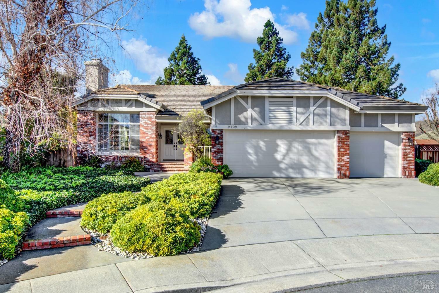 Property Photo:  2709 Southern Hills Court  CA 94534 