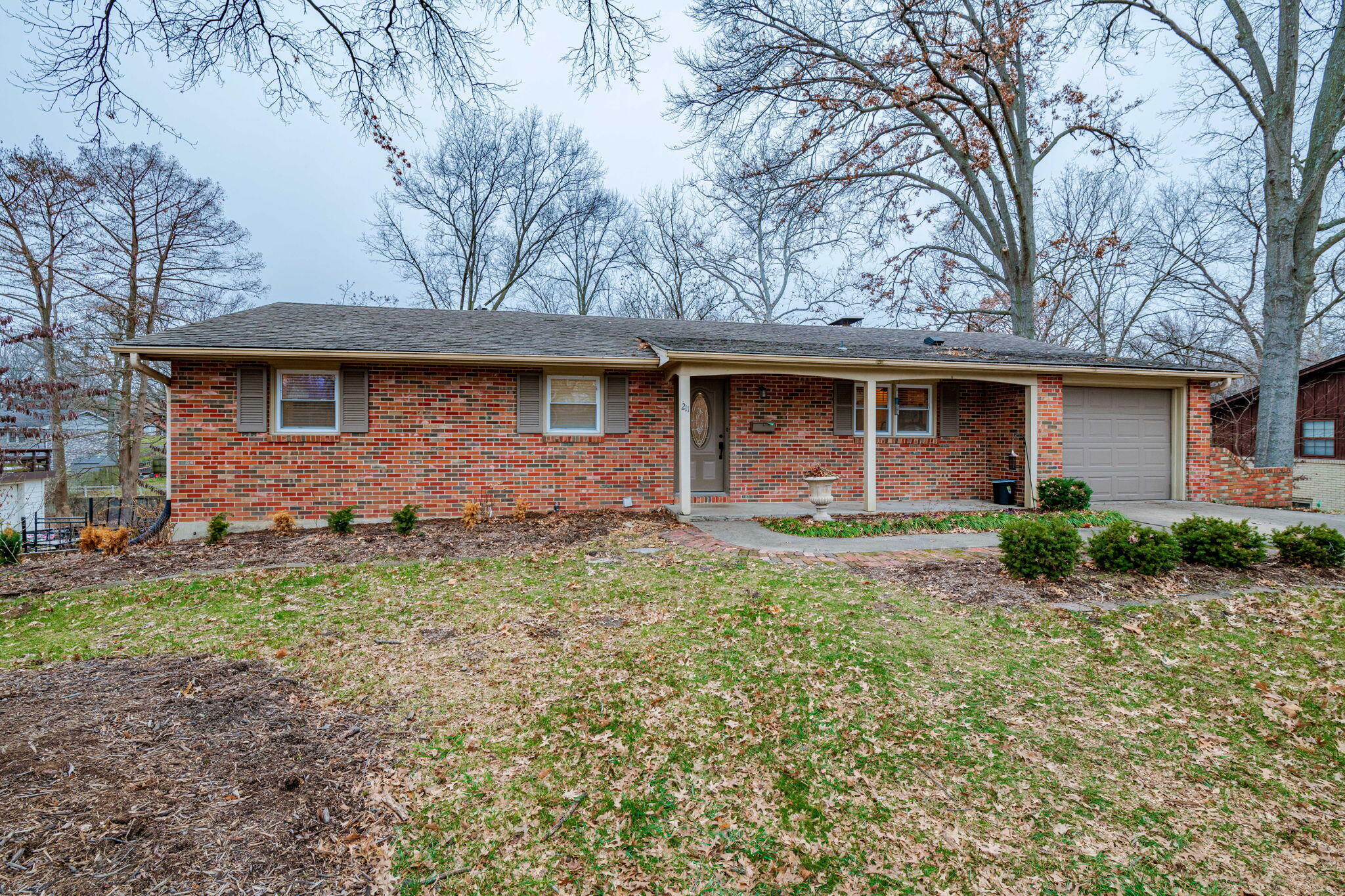 Property Photo:  211 Rockingham Dr  MO 65203 