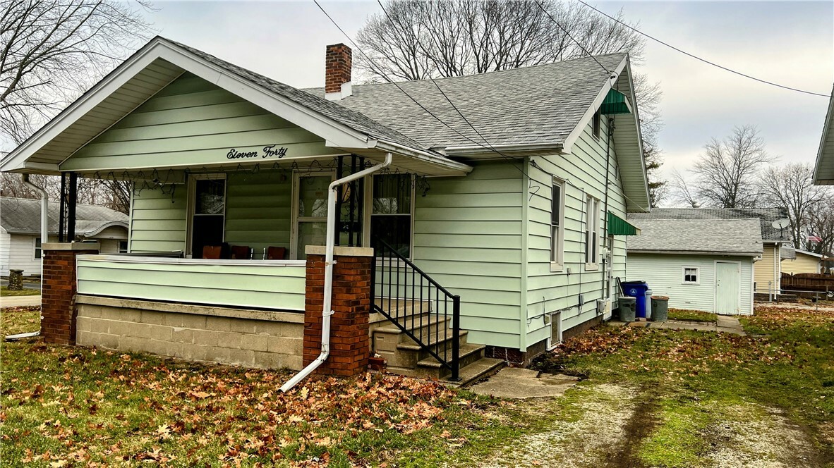 Property Photo:  1140 W Cushing Street  IL 62526 