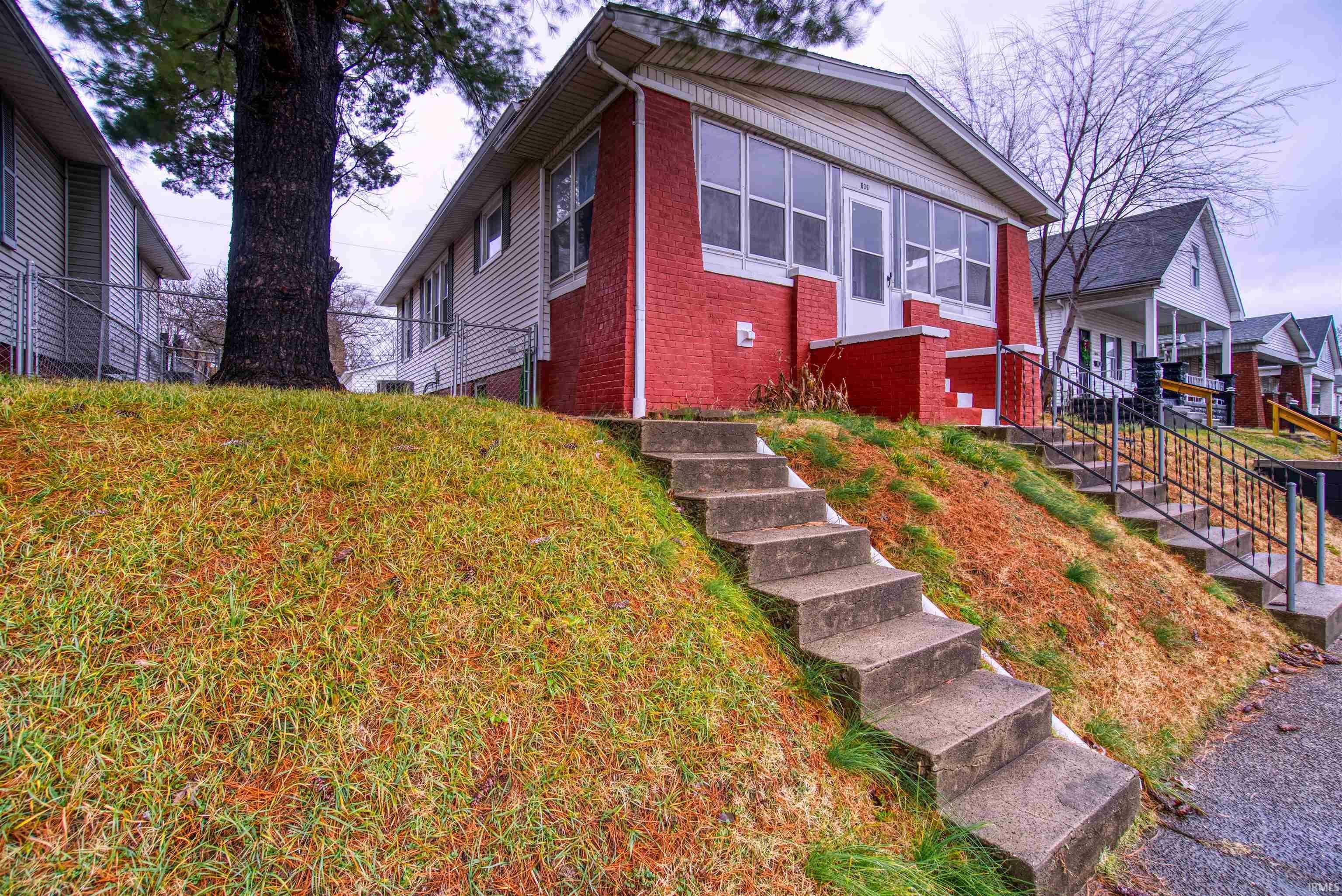 Property Photo:  636 Maxwell Avenue  IN 47711 