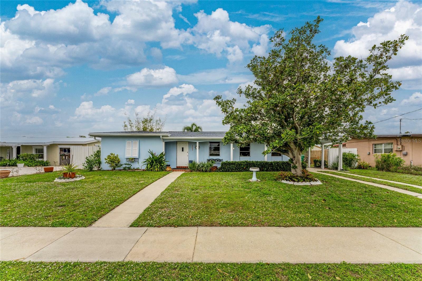 Property Photo: 351 Duxbury Avenue FL 33952