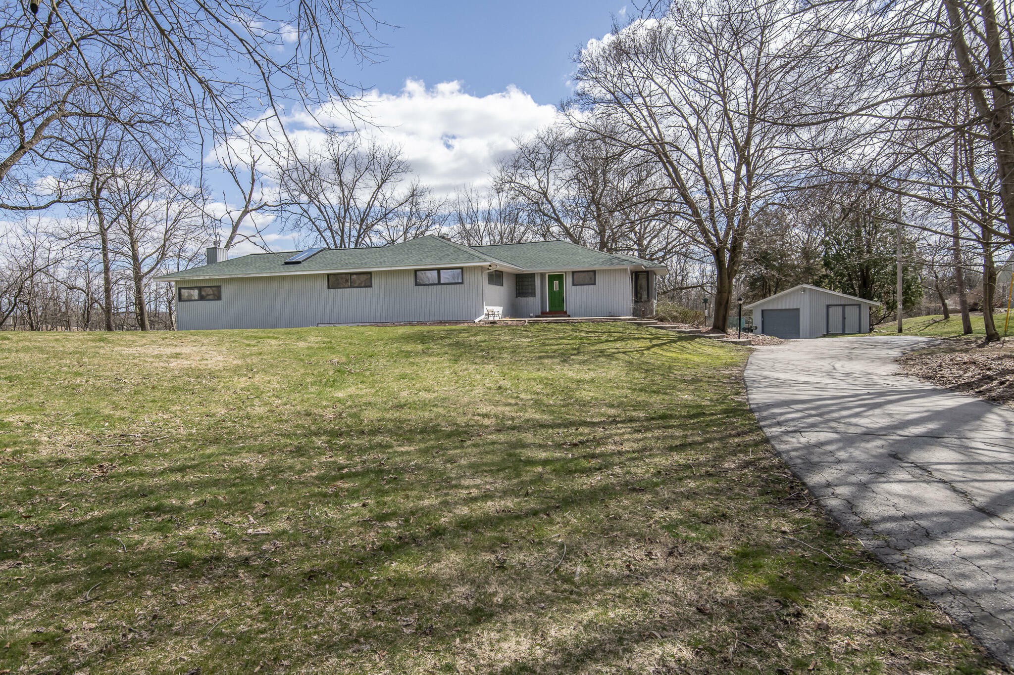 Property Photo:  W20 Oakwood Dr  WI 53018 