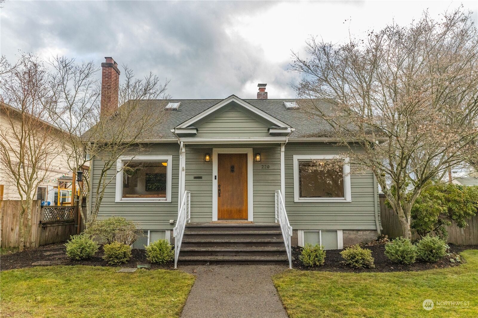 Property Photo:  220 7th Avenue NW  WA 98371 