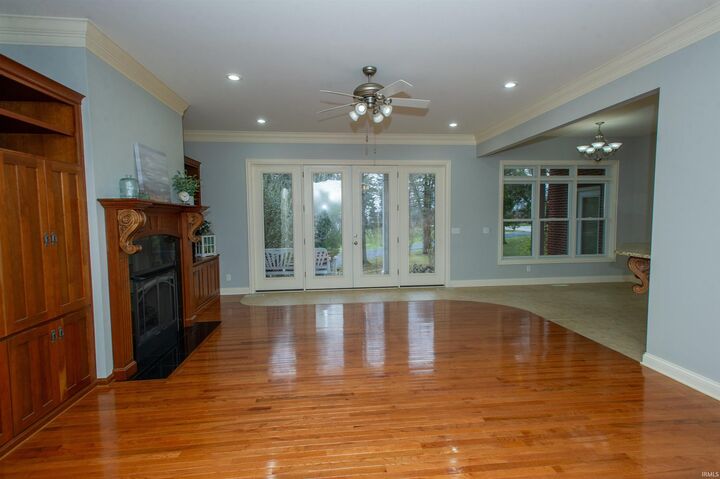 MLS202401300 9000 Blackberry Lane, Newburgh, IN 47630