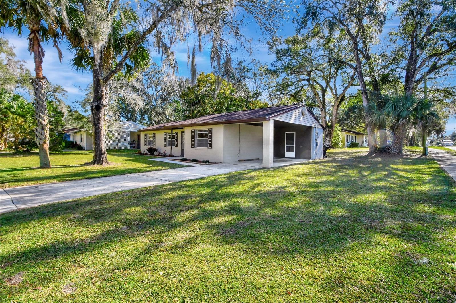 Property Photo:  676 W Wisconsin Avenue  FL 32763 