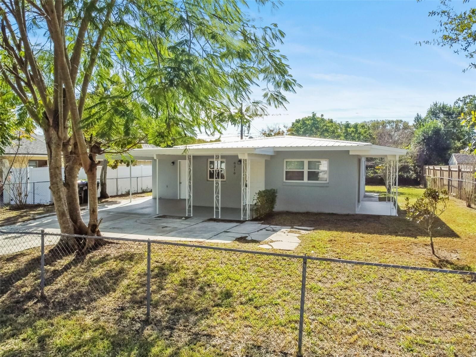 Property Photo: 8310 Baja Boulevard FL 32817
