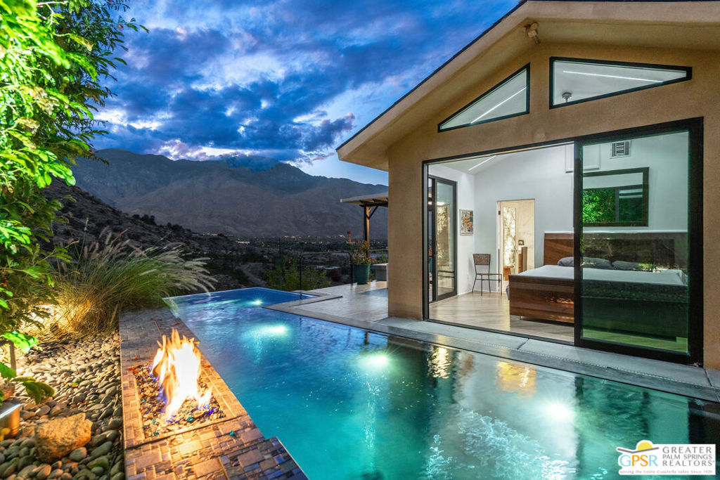 2 bed Palm Springs home for sale 2475 S Araby Drive, Palm Springs, CA