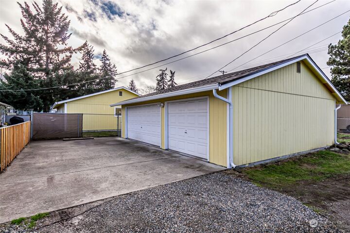 3 bed home for sale 1609 E 60th Street, WA 98404