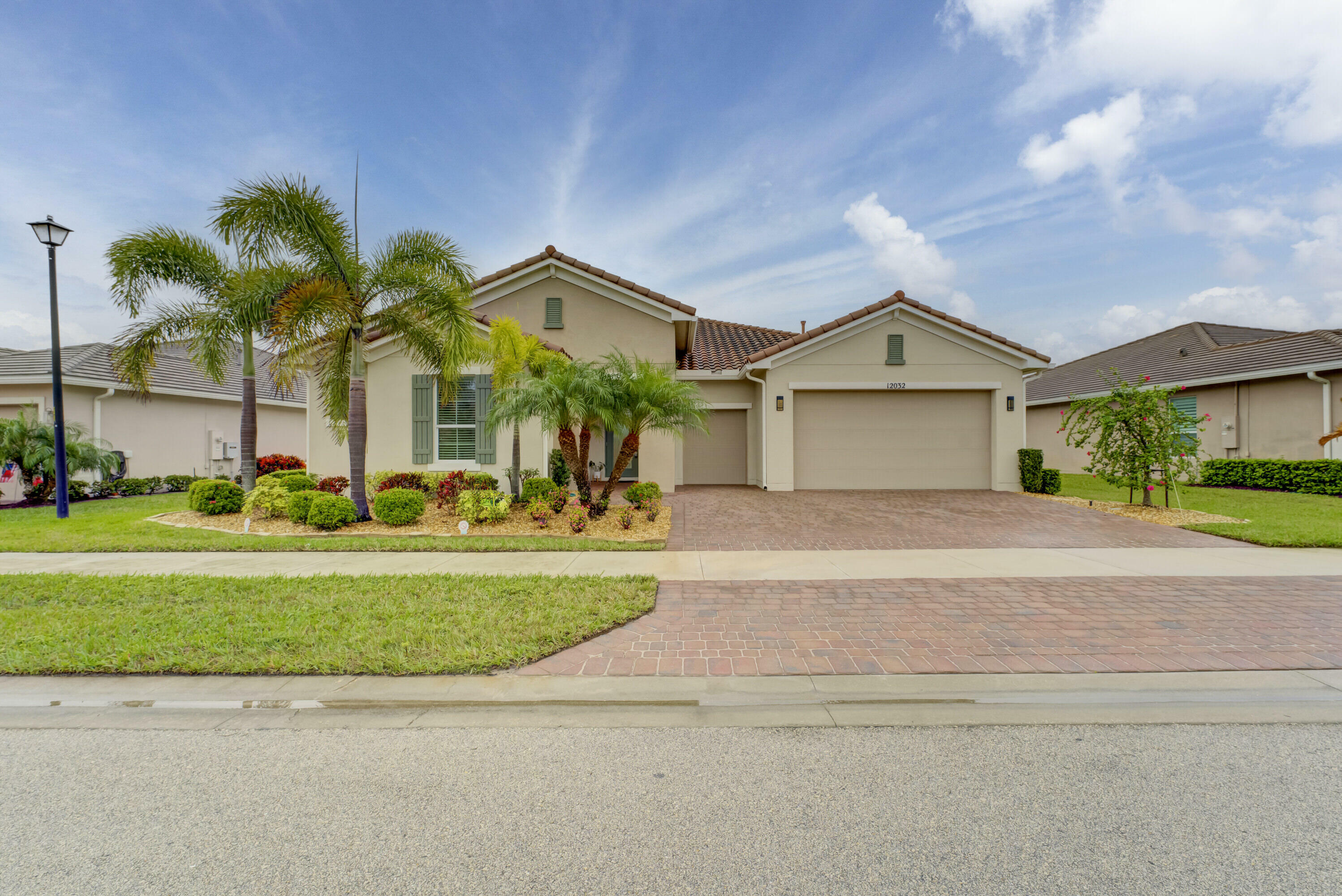 Property Photo:  12032 SW Marigold Avenue  FL 34987 