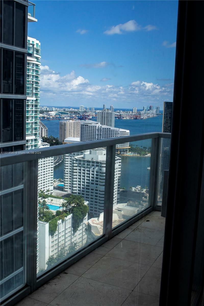 Property Photo:  1050 Brickell Ave 3322  FL 33131 