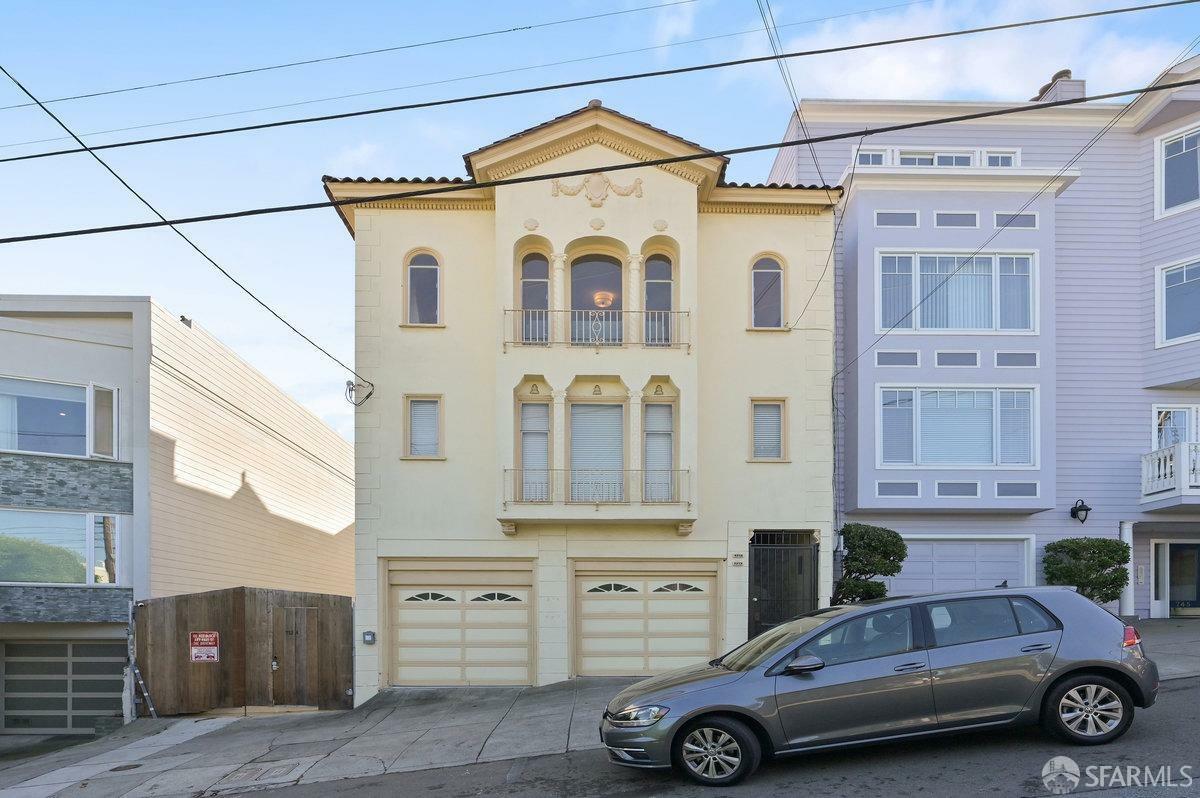 Property Photo:  735 Chestnut Street  CA 94133 