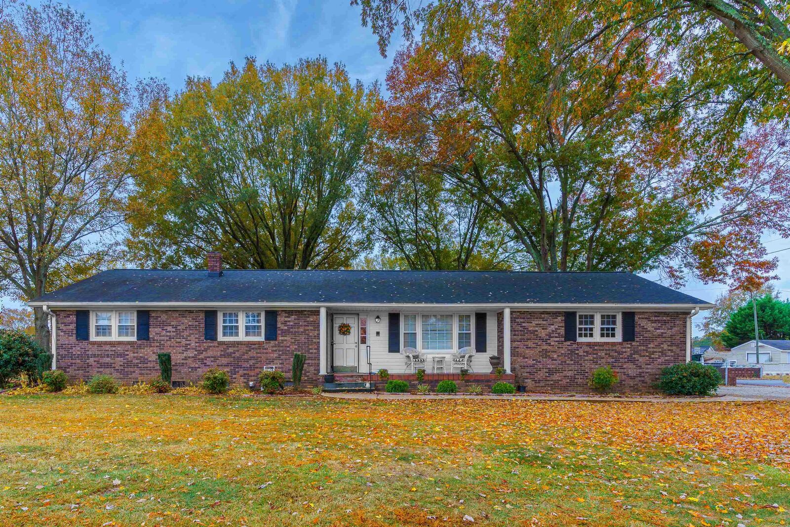 Property Photo:  101 Birch Ln.  SC 29376-2801 