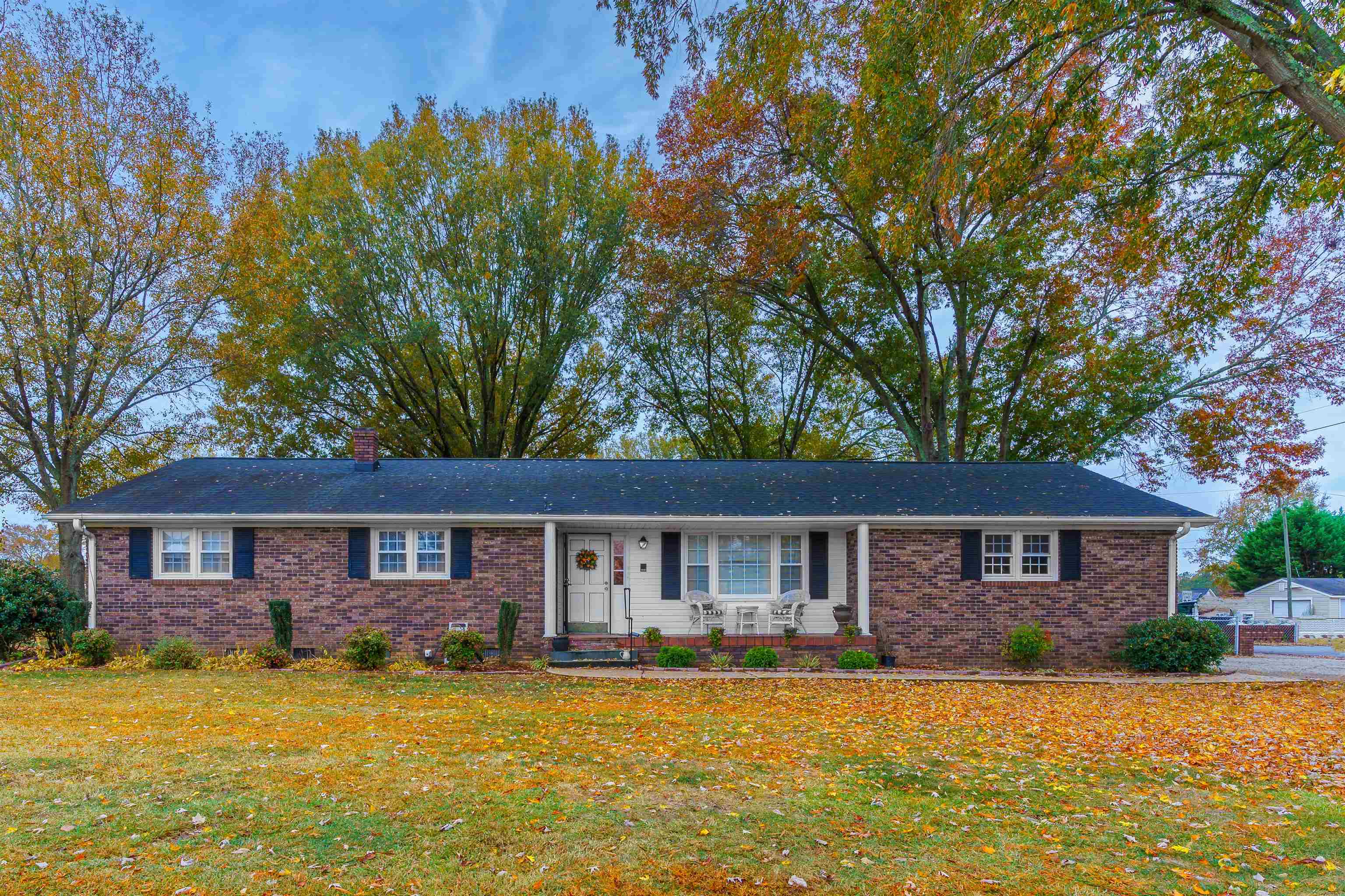 Property Photo: 101 Birch Ln. SC 29376-2801
