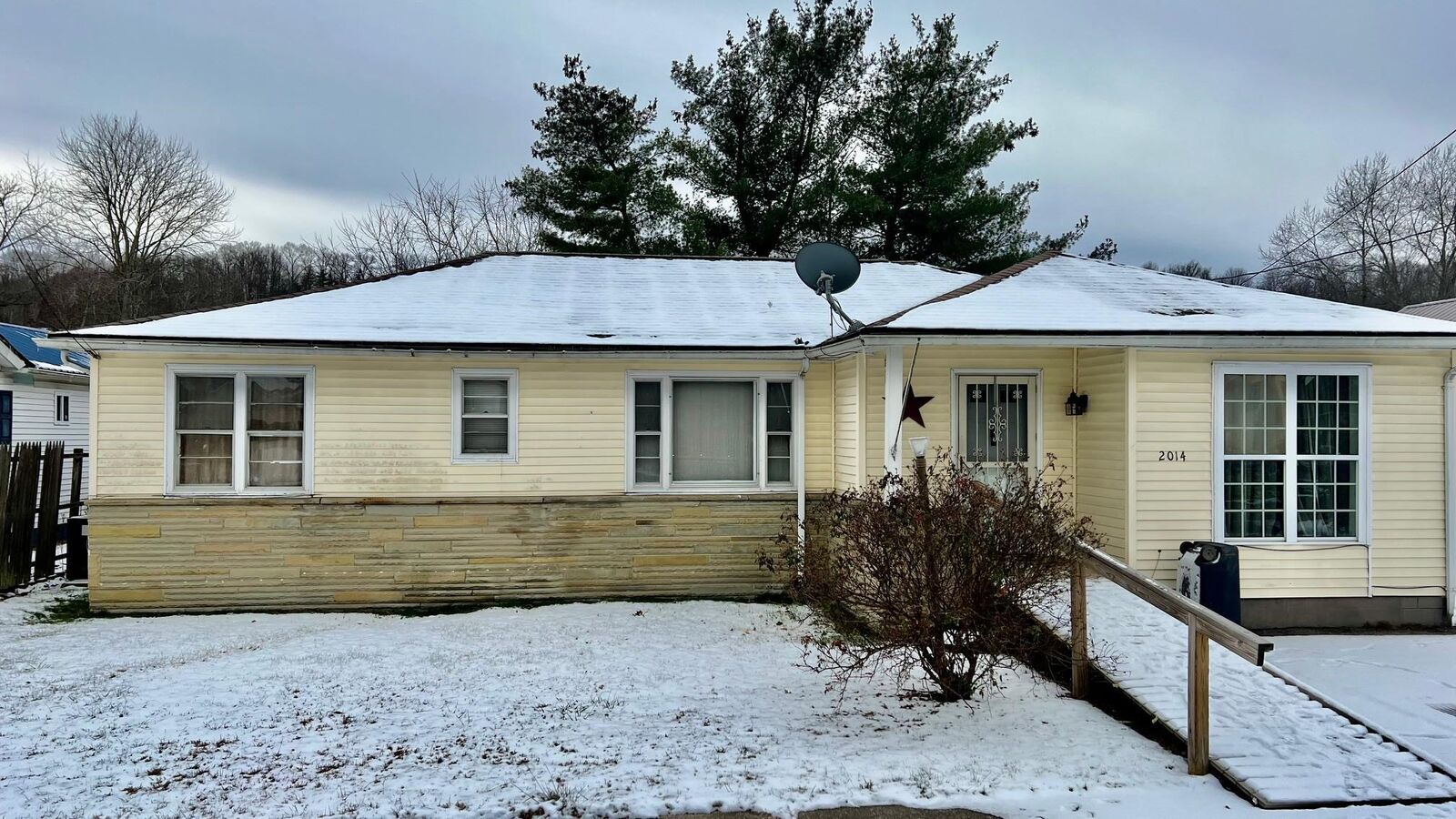 Property Photo:  2014 East Main Street  KY 41144 