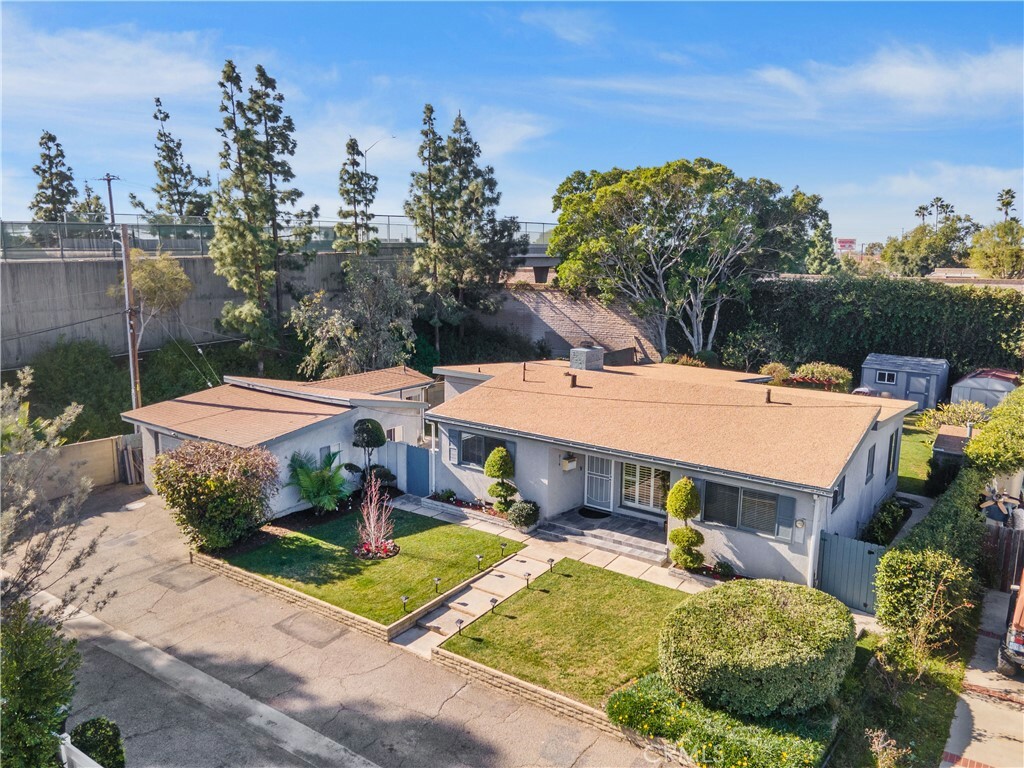 Property Photo:  914 N Sacramento Street  CA 92867 