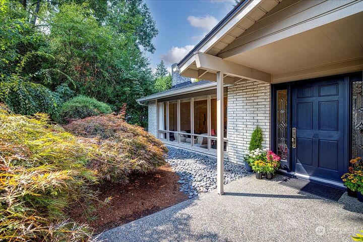 Property Photo:  3211 74th Avenue SE  WA 98040 
